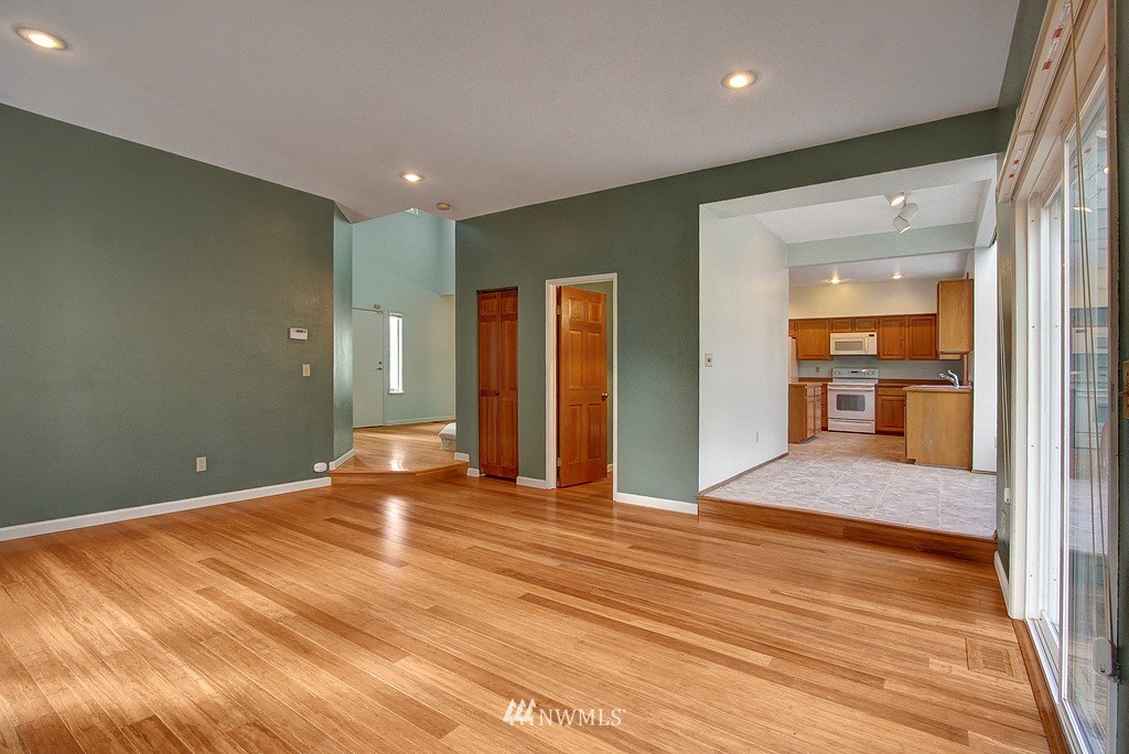 13448 Southeast 184th Street Renton, WA 98058 - Photo 5 of 25 Gallery Image 5