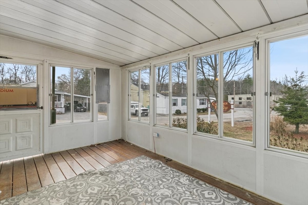 124 West Main Street Merrimac, MA 01860 - Photo 9 of 32