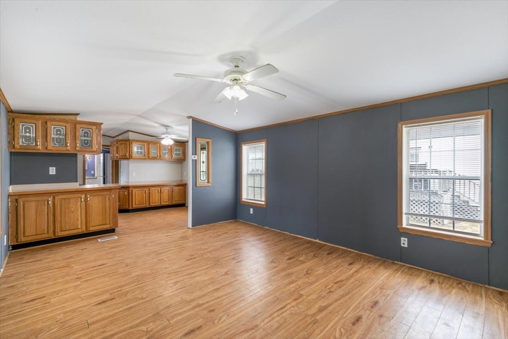 124 West Main Street Merrimac, MA 01860 - Photo 10 of 32