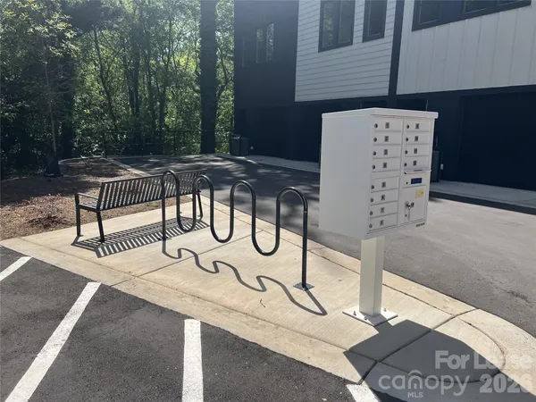 $3,000 | 1360 Briar Creek Road, Charlotte, NC 28205