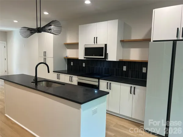 $3,000 | 1360 Briar Creek Road, Charlotte, NC 28205