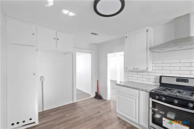 $214,000 | 104 East Whitney Street, Hamilton, TX 76531