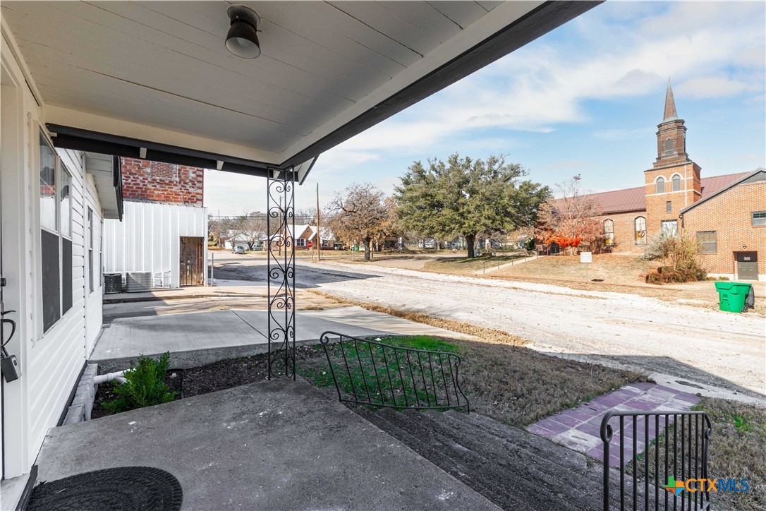 104 East Whitney Street Hamilton, TX 76531 - Photo 21 of 24 a view of a porch