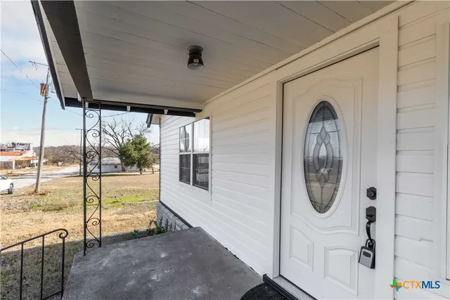$214,000 | 104 East Whitney Street, Hamilton, TX 76531
