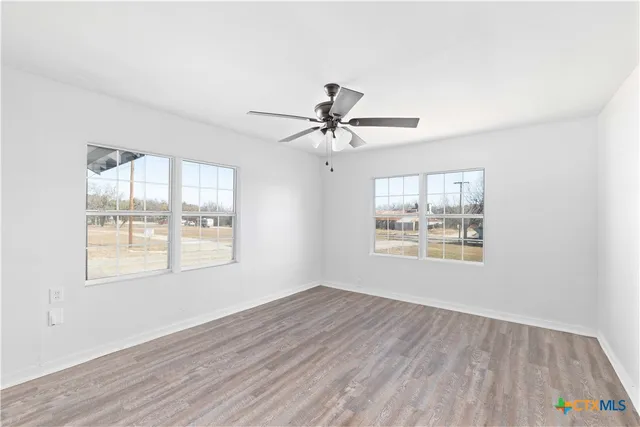 $214,000 | 104 East Whitney Street, Hamilton, TX 76531