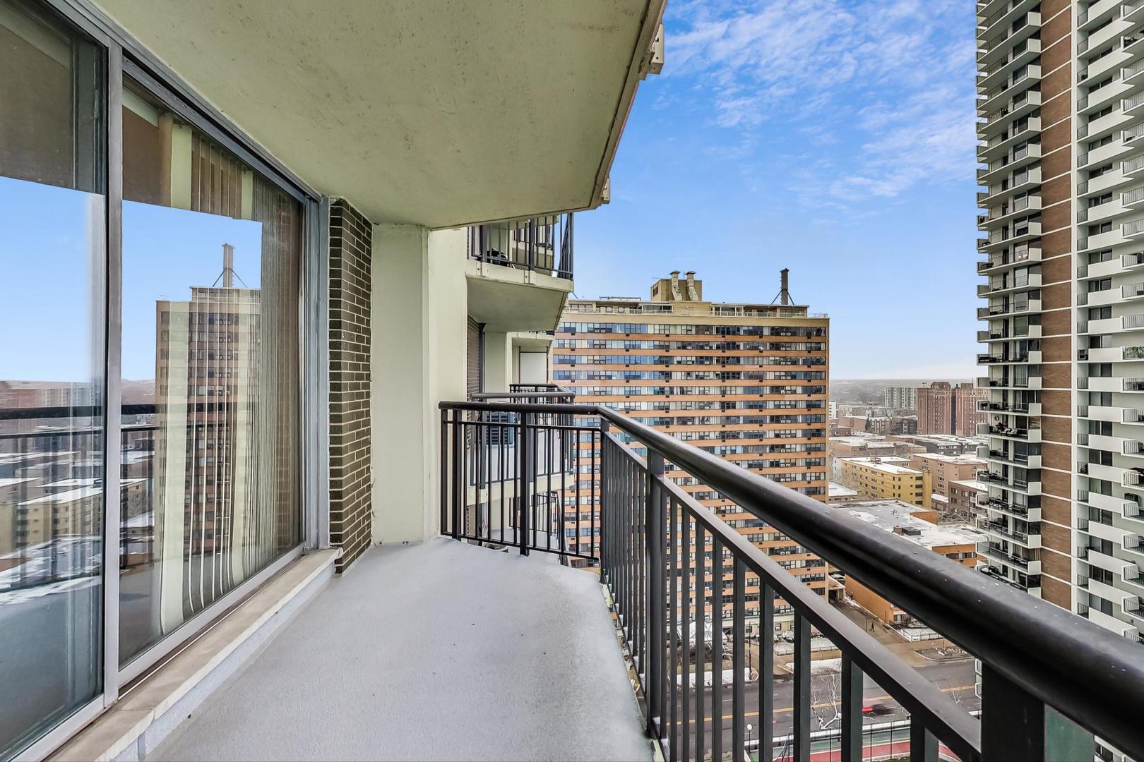 6007 North Sheridan Road, Unit 17DF Chicago, IL 60660 - Photo 13 of 20 a city view from the balcony