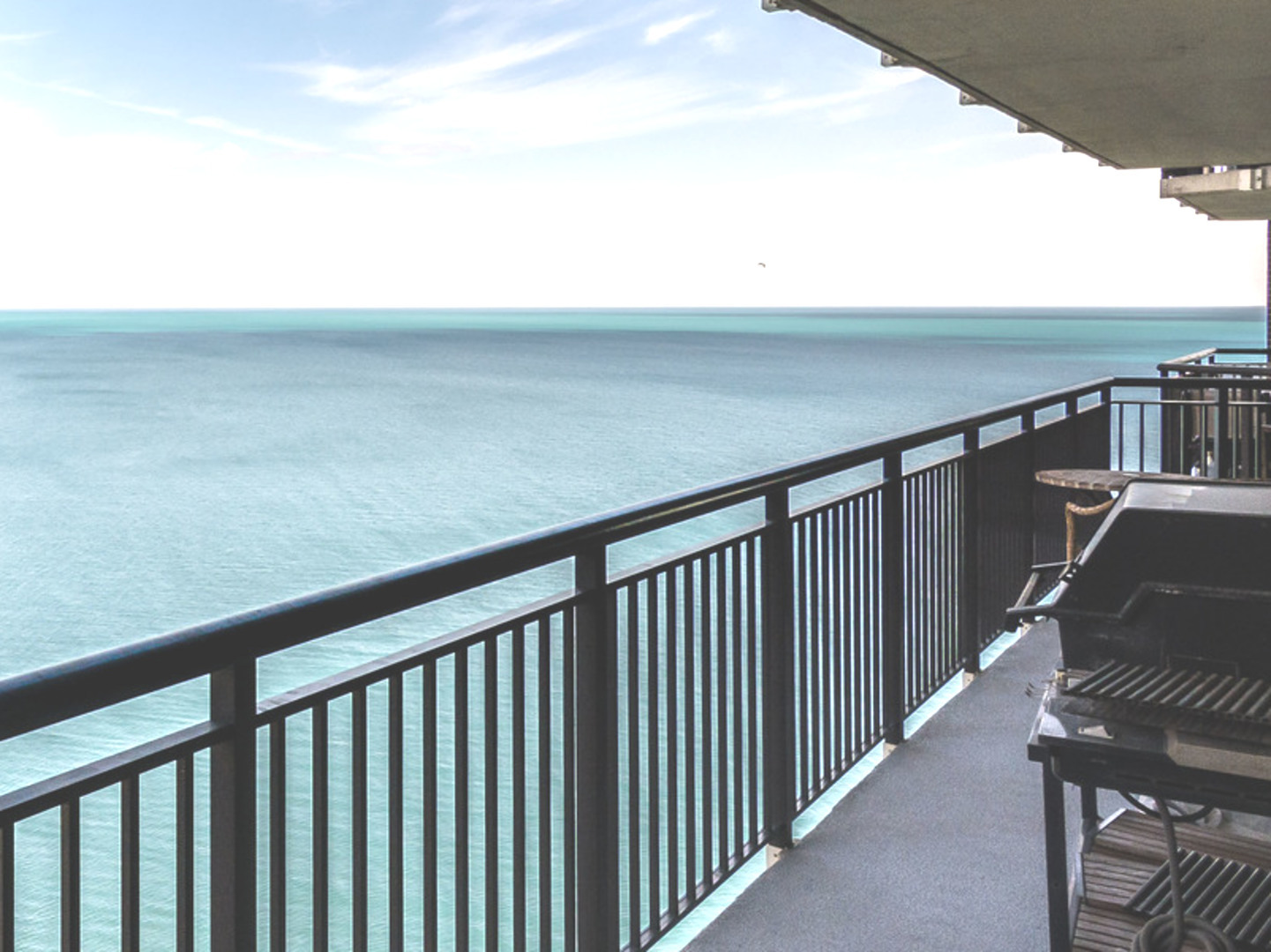 6007 North Sheridan Road, Unit 17DF Chicago, IL 60660 - Photo 6 of 20 a view of balcony