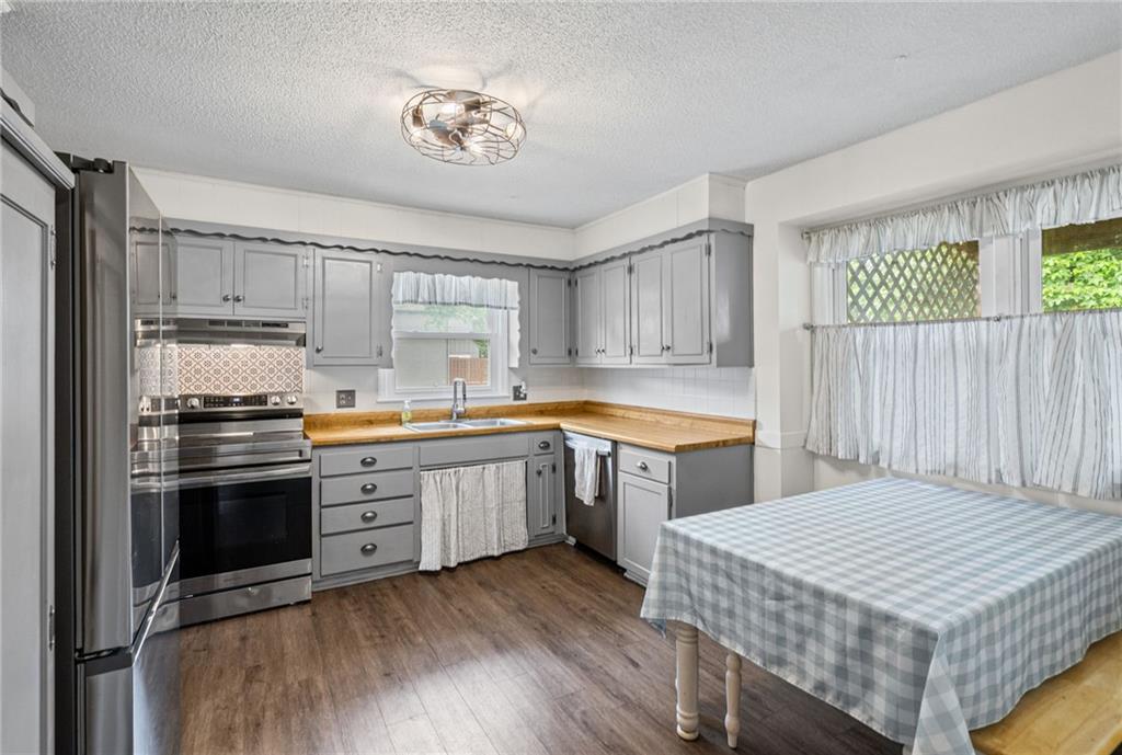 6901 Bluejacket Street Shawnee, KS 66203 - Photo 8 of 25