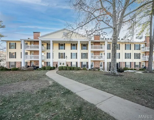 $429,000 | 1512 Bedford Forge Court, Unit 19, Chesterfield, MO 63017