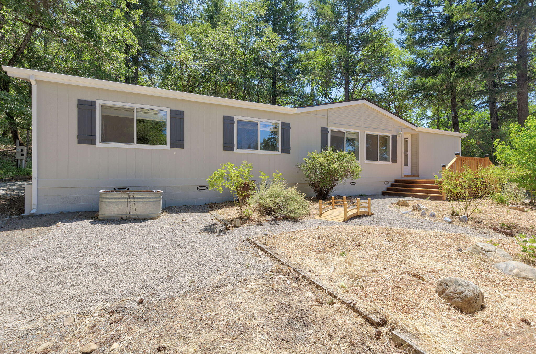 1001 Pleasant Valley Road Merlin, OR 97532 - Photo 1 of 35 4-web-or-mls-1001-pleasant-valley-rd