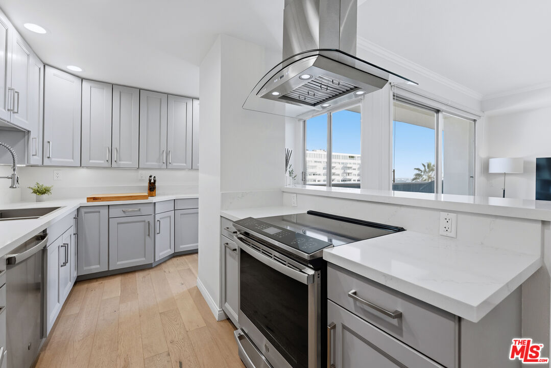 7250 Franklin Avenue, Unit 615 Los Angeles, CA 90046 - Photo 12 of 42