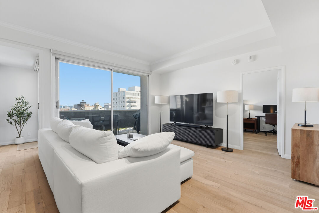 7250 Franklin Avenue, Unit 615 Los Angeles, CA 90046 - Photo 3 of 42