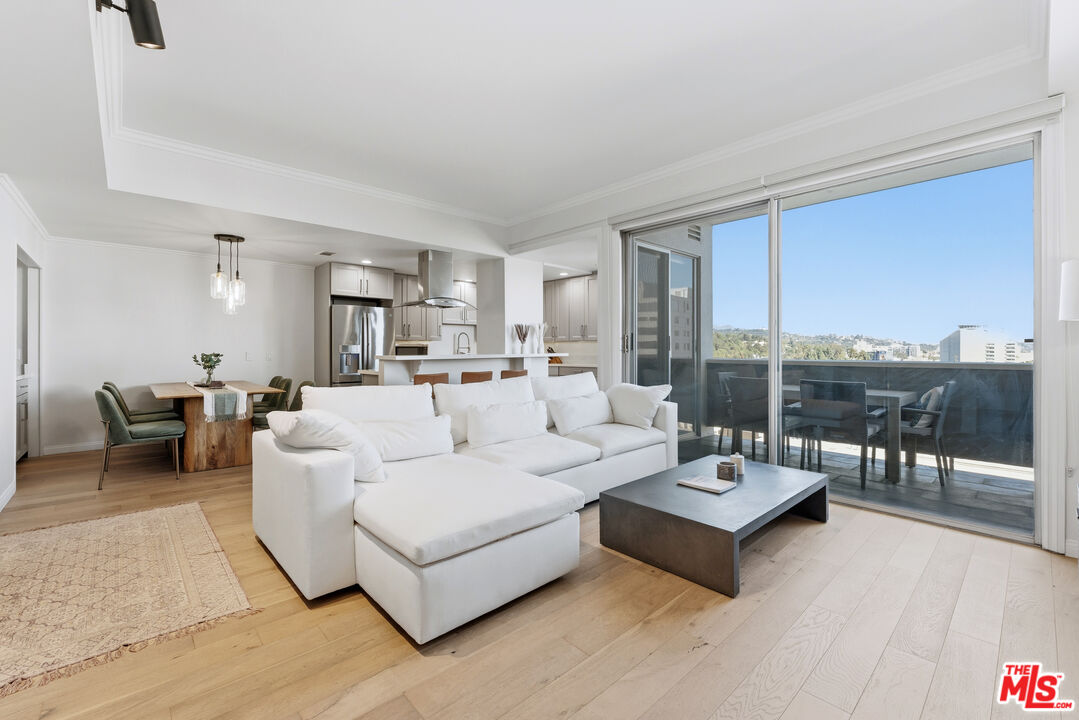 7250 Franklin Avenue, Unit 615 Los Angeles, CA 90046 - Photo 5 of 42