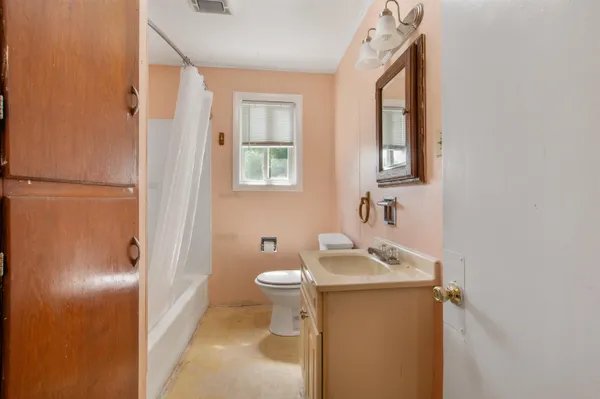 $159,000 | 166 Glen Avenue, Berlin, NH 03570