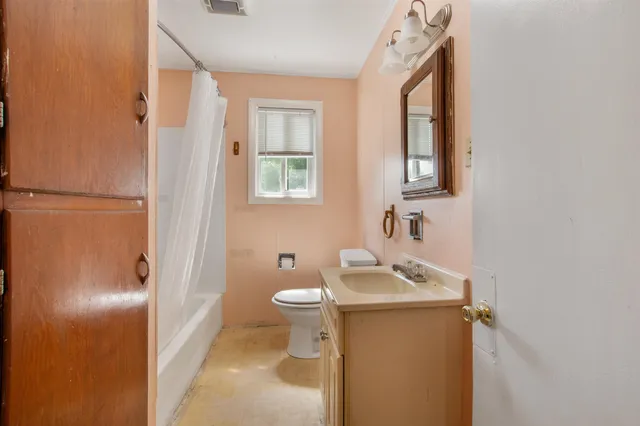 $170,000 | 166 Glen Avenue, Berlin, NH 03570