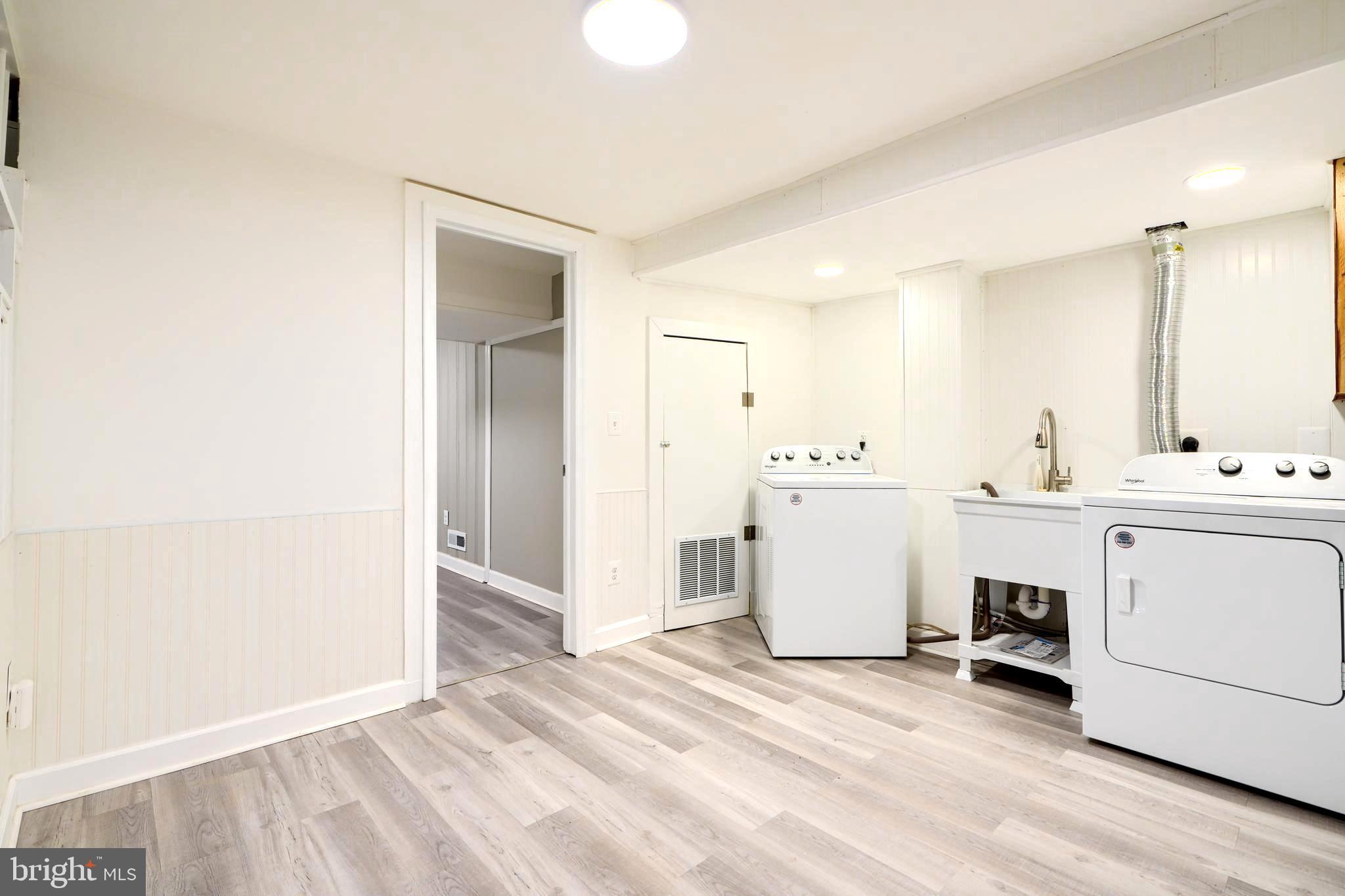8014 Lansdale Road Baltimore, MD 21224 - Photo 20 of 41 LAUNDRY RM w/UTILITY SINK & ATT UTILITY RM