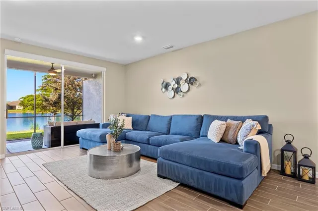 $6,250 | 14644 Edgewater Circle, Naples, FL 34114