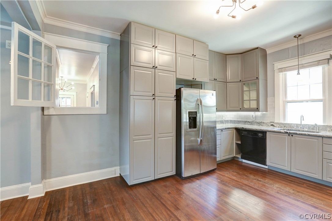 111 Overbrook Road Richmond, VA 23222 - Photo 12 of 43 Oversized open kitchen/den/tv room combo with SS a