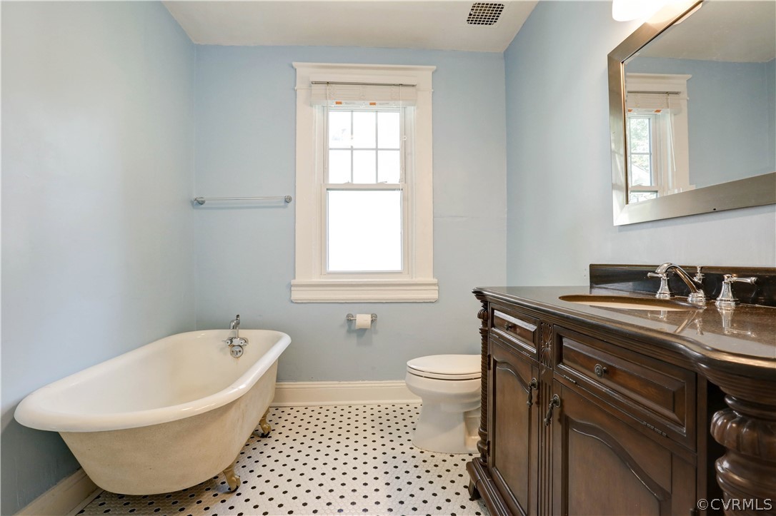 111 Overbrook Road Richmond, VA 23222 - Photo 30 of 43 Primary Suite #2 bathroom - Original claw and ball
