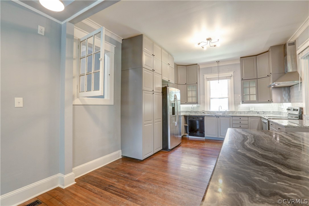 111 Overbrook Road Richmond, VA 23222 - Photo 10 of 43 Itchen looking over island workspace, recently y t