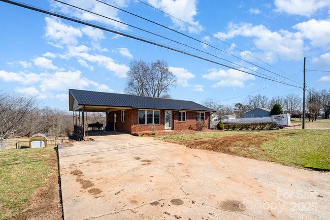 4386 Section House Road Hickory, NC 28601 - Photo 3 of 34 Gallery Image 3