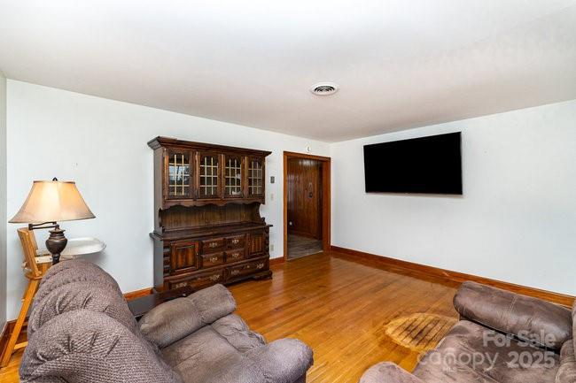 4386 Section House Road Hickory, NC 28601 - Photo 7 of 34 Gallery Image 7