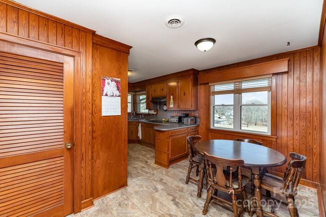 4386 Section House Road Hickory, NC 28601 - Photo 8 of 34 Gallery Image 8