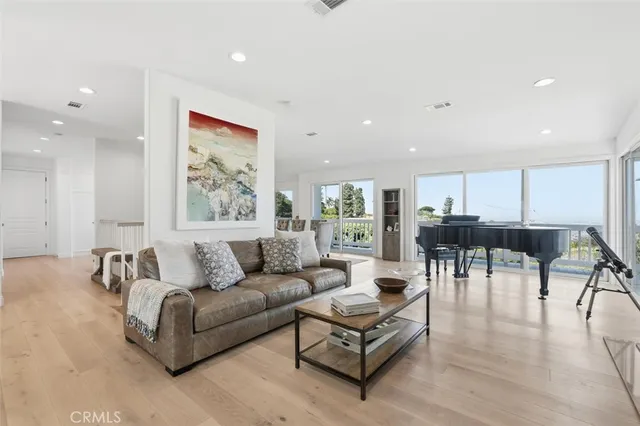 $2,499,000 | 6045 Montemalaga Drive, Rancho Palos Verdes, CA 90275