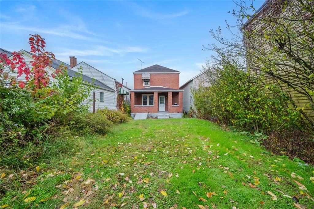 1128 9th Street McKees Rocks, PA 15136 - Photo 28 of 33 a front view of a house with a yard