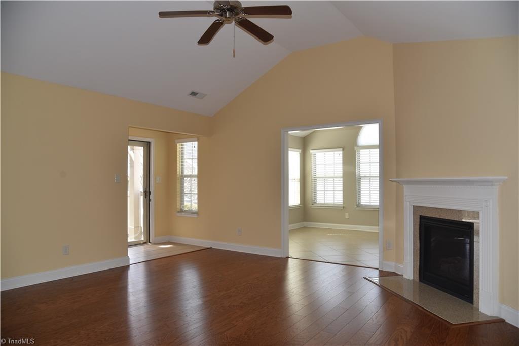 4246 Plantation Ridge Lane Greensboro, NC 27409 - Photo 5 of 31 Living room
