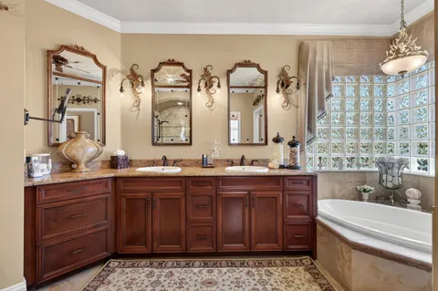 $850,000 | 8080 Desmond Drive, Boynton Beach, FL 33472