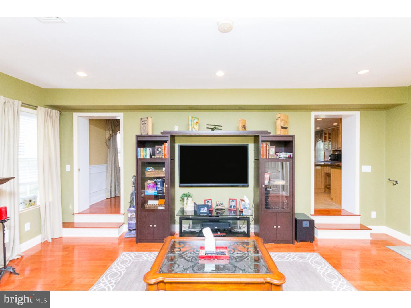 563 Evans Road Springfield, PA 19064 - Photo 11 of 22 Family Room
