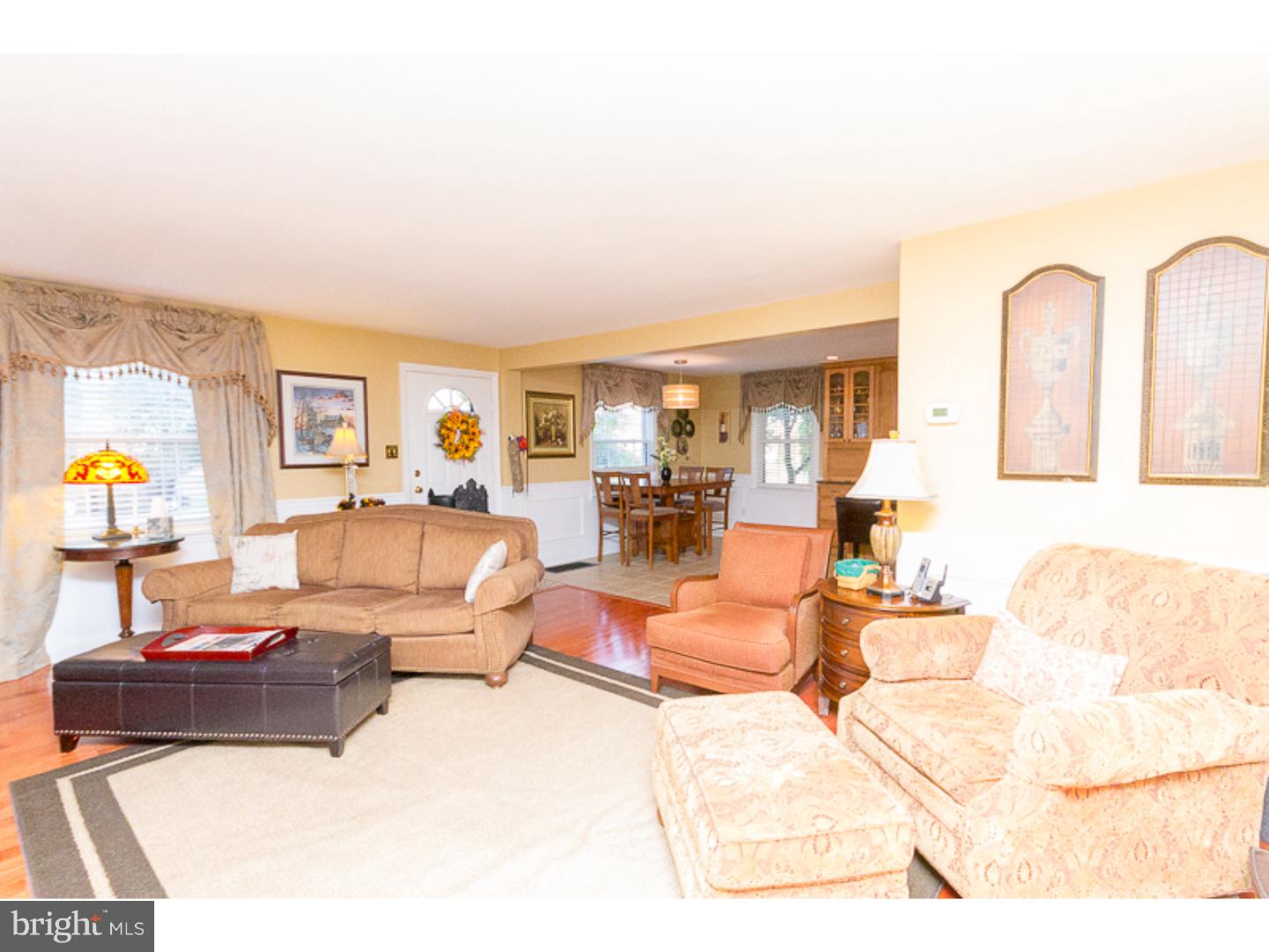 563 Evans Road Springfield, PA 19064 - Photo 7 of 22 Living Room
