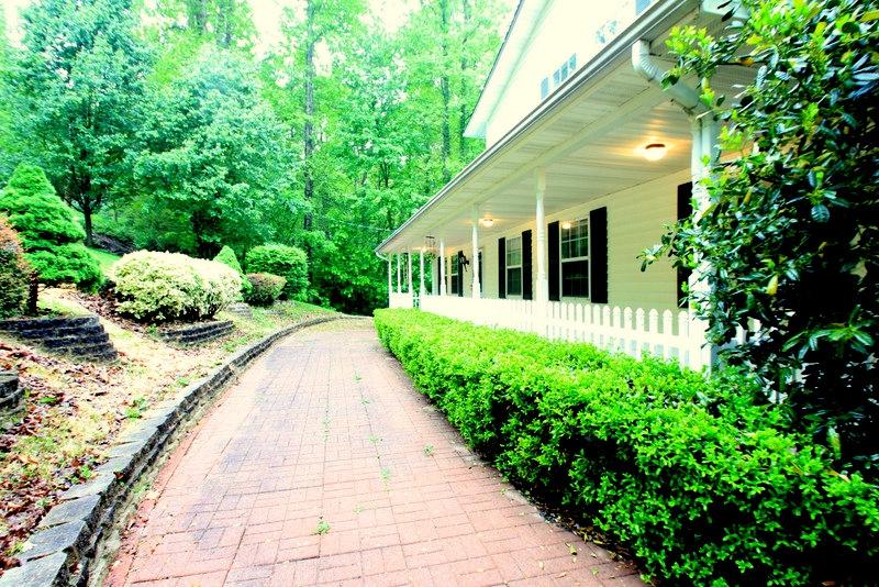 136 White Loop Road Clinton, TN 37716 - Photo 2 of 19 adjusted IMG_7414