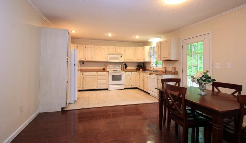 136 White Loop Road Clinton, TN 37716 - Photo 6 of 19 IMG_7431