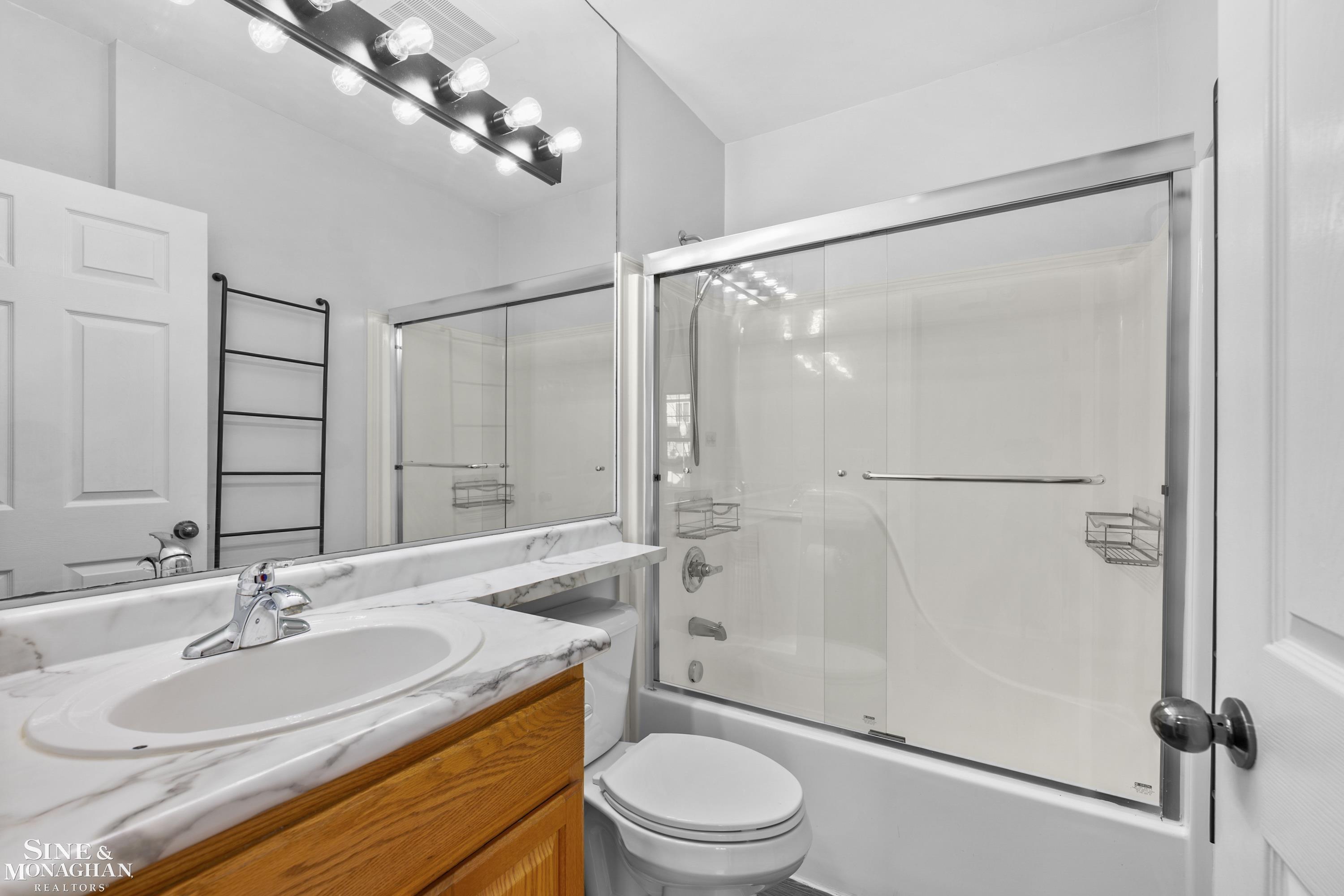 2527 John R Street Detroit, MI 48201 - Photo 21 of 54
