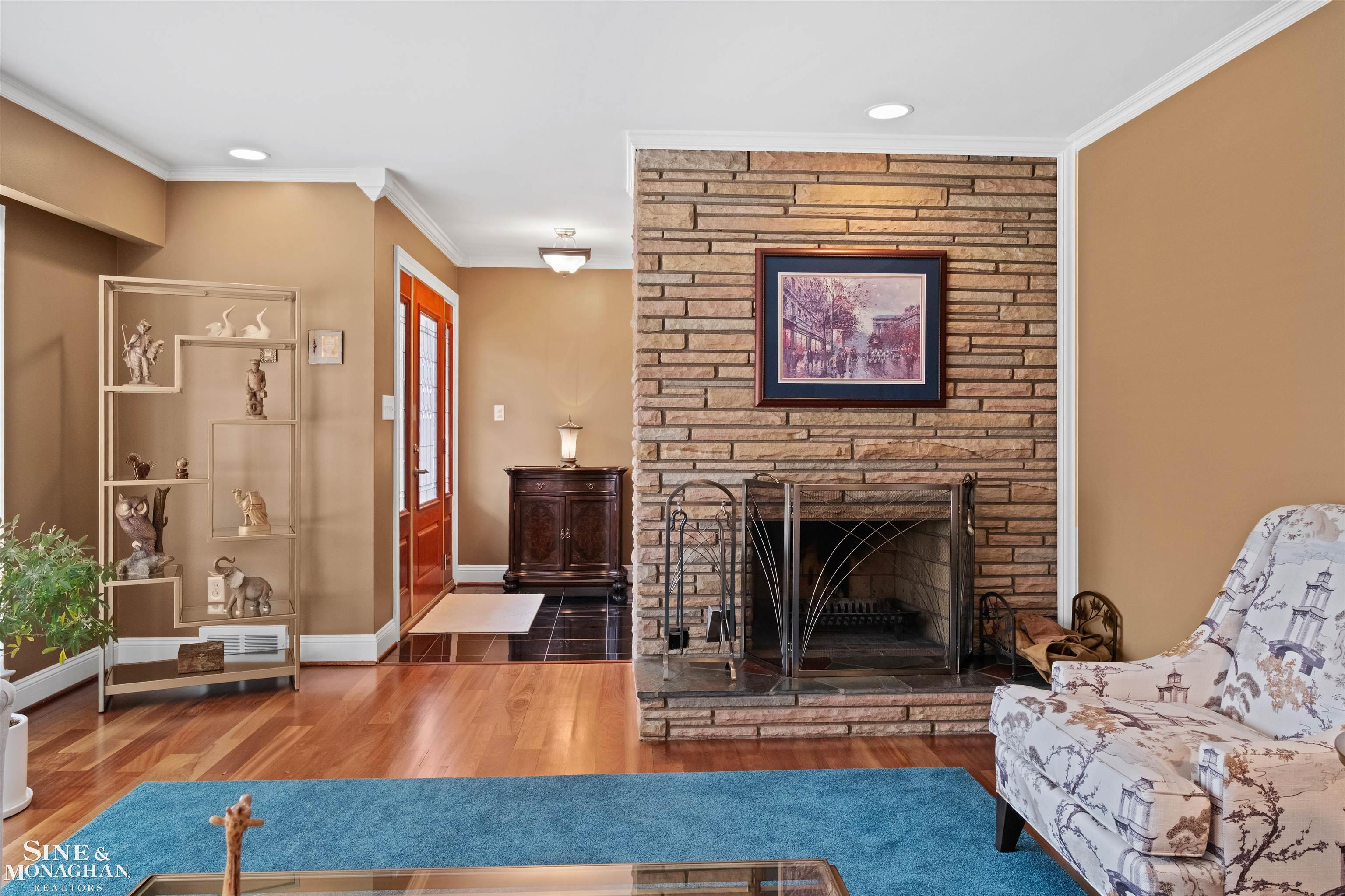 991 South Renaud Road Grosse Pointe, MI 48236 - Photo 7 of 55 50197584-d0a0fe83-eb9c-4026-968f-c73193ee61d7.JPG
