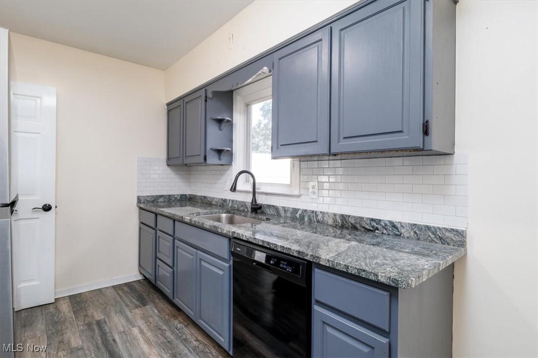 5775 Oberlin Road Amherst, OH 44001 - Photo 7 of 36 Kitchen updated 2022