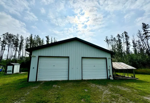 $204,900 | 32625 593rd Avenue, Warroad, MN 56763