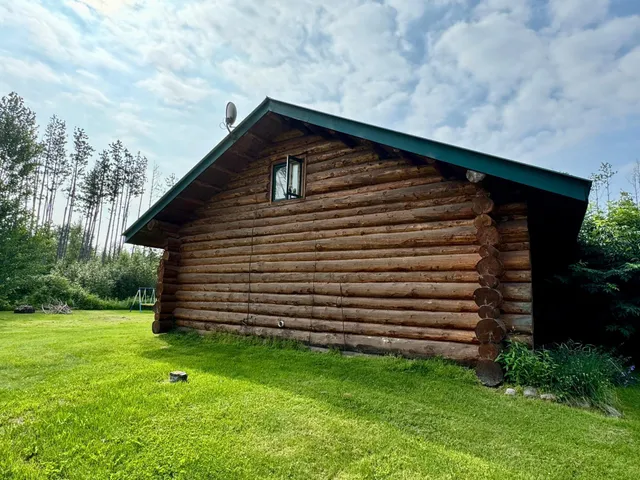 $204,900 | 32625 593rd Avenue, Warroad, MN 56763