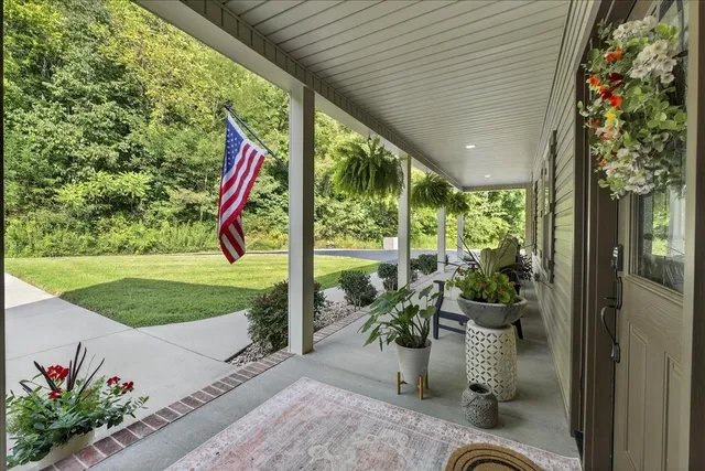$1,175,000 | 1250 Ed Seay Gregory Lane, Hartsville, TN 37074