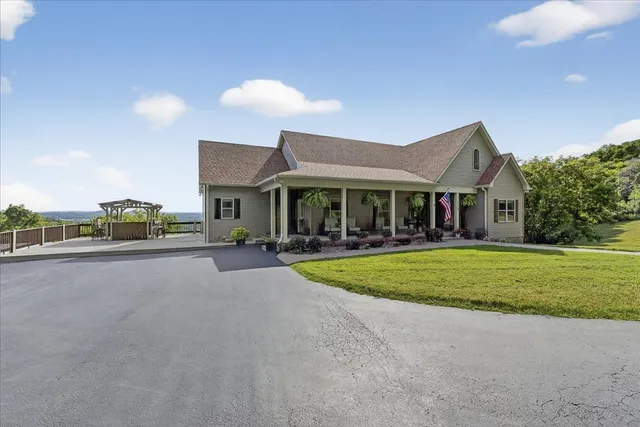 $1,175,000 | 1250 Ed Seay Gregory Lane, Hartsville, TN 37074