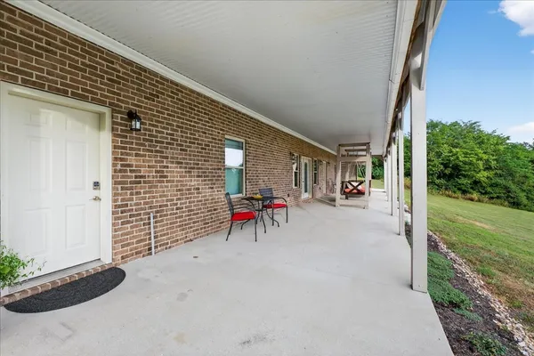 $1,175,000 | 1250 Ed Seay Gregory Lane, Hartsville, TN 37074