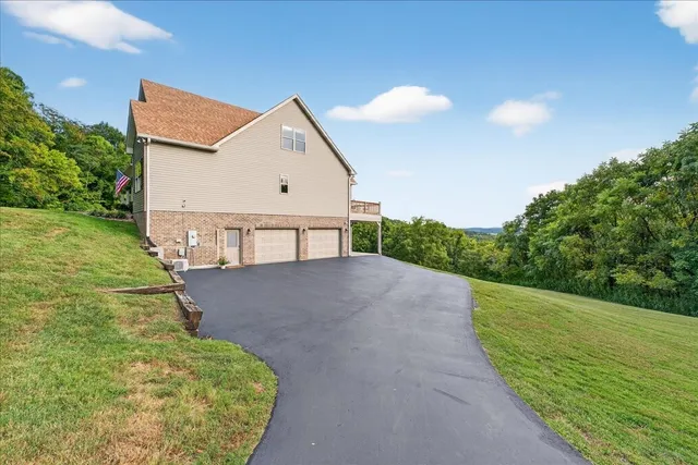 $1,175,000 | 1250 Ed Seay Gregory Lane, Hartsville, TN 37074