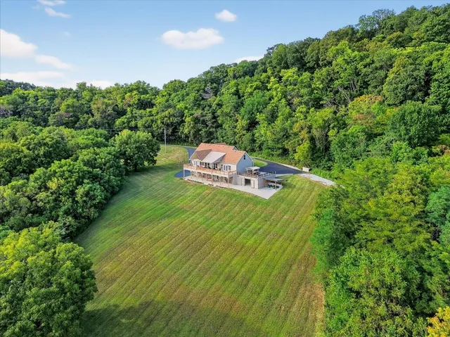 $1,175,000 | 1250 Ed Seay Gregory Lane, Hartsville, TN 37074