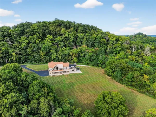 $1,175,000 | 1250 Ed Seay Gregory Lane, Hartsville, TN 37074