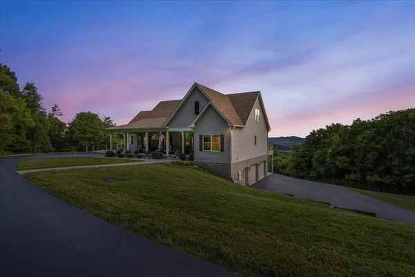 $1,175,000 | 1250 Ed Seay Gregory Lane, Hartsville, TN 37074