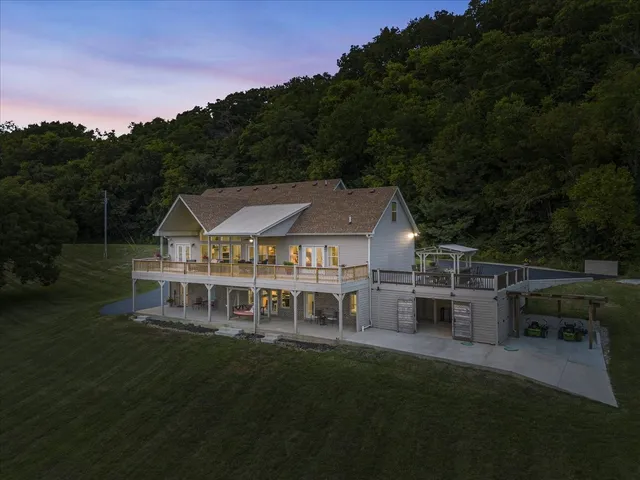 $1,175,000 | 1250 Ed Seay Gregory Lane, Hartsville, TN 37074