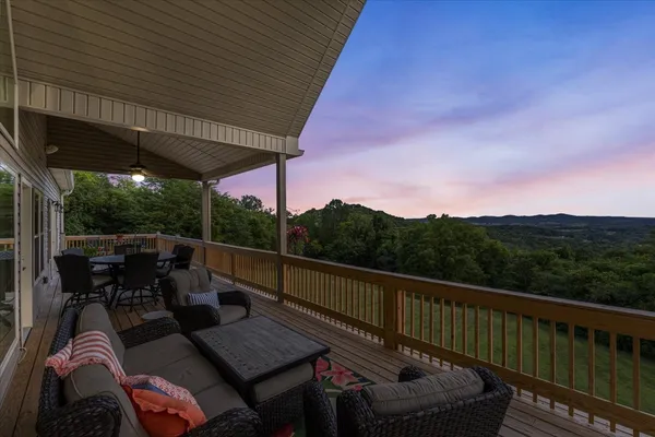 $1,175,000 | 1250 Ed Seay Gregory Lane, Hartsville, TN 37074