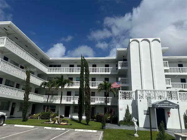 $1,700 | 11685 Canal Drive, Unit 205, North Miami, FL 33181